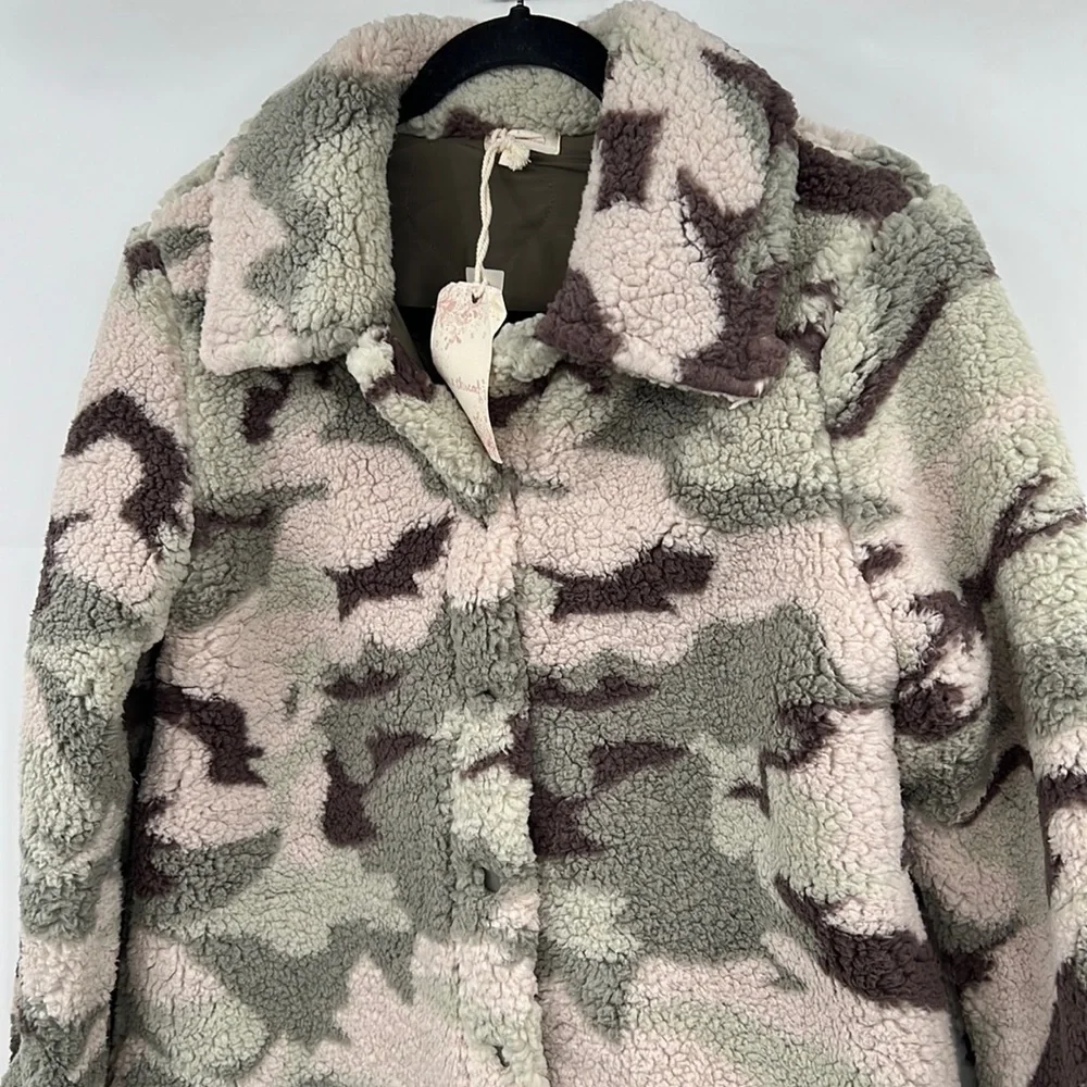🆕Hem & Thread Camo Sherpa Fleece Green Brown Rose Beige Quilted Lining Last One - Picture 7 of 15